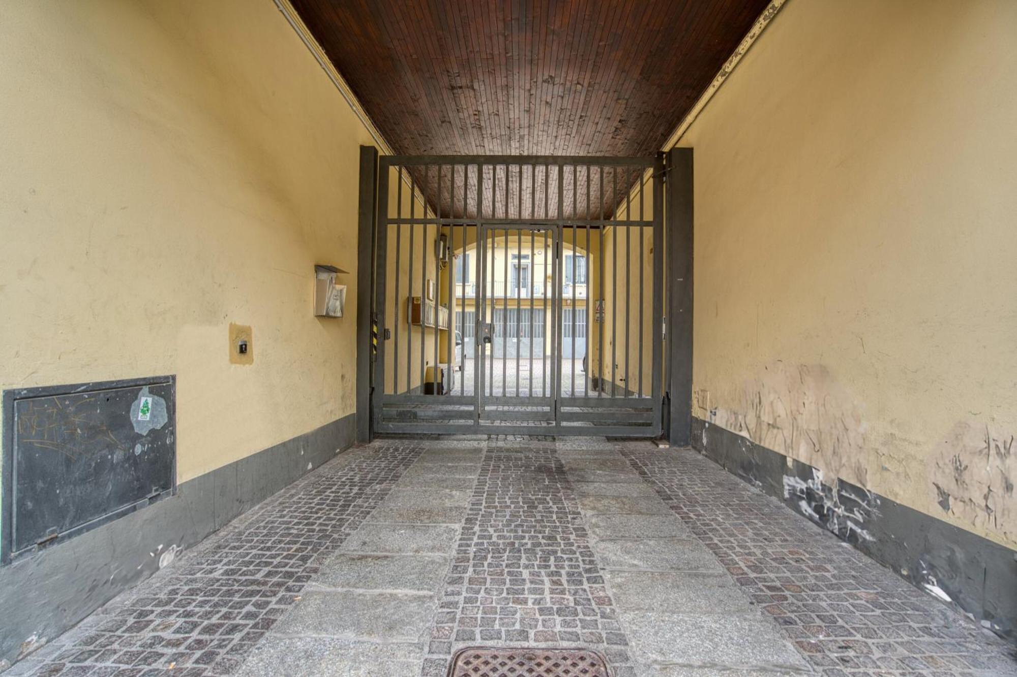 Dieghouse - Monolocale Con Cortile In Corte Lombarda Vicino Al Centro Monza Esterno foto