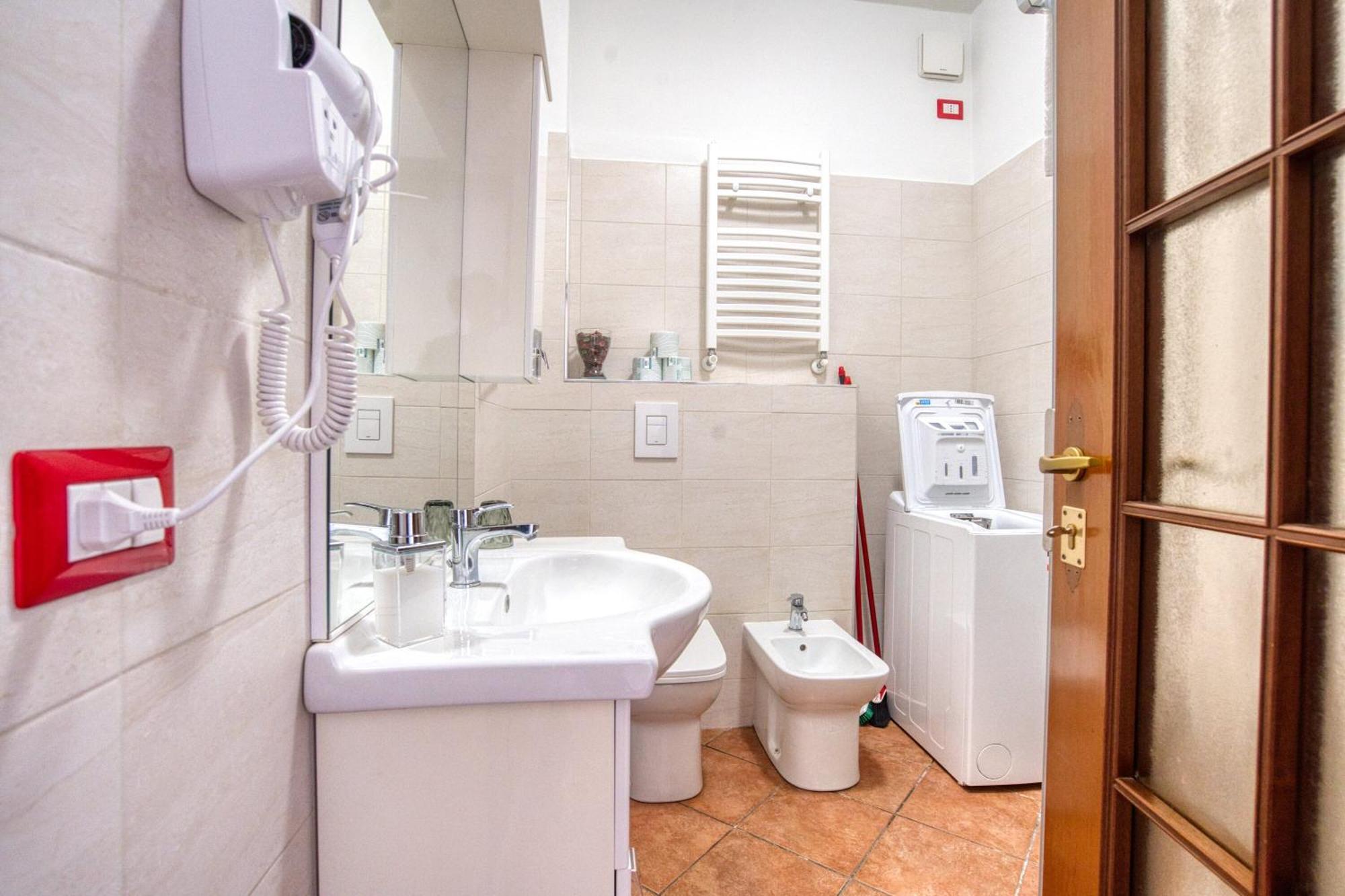 Dieghouse - Monolocale Con Cortile In Corte Lombarda Vicino Al Centro Monza Esterno foto
